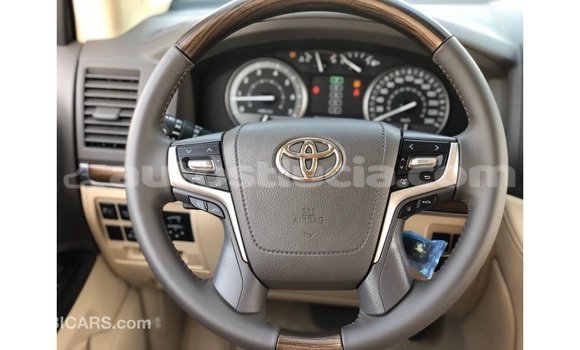 Buy Import Toyota Land Cruiser White Car in Import - Dubai in Anse-la-Raye Buy Import Toyota Land Cruiser White Car in Import - Dubai in Anse-la-Raye