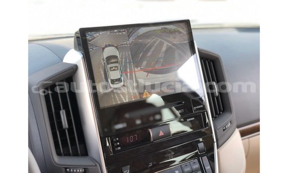 Buy Import Toyota Land Cruiser White Car in Import - Dubai in Anse-la-Raye Buy Import Toyota Land Cruiser White Car in Import - Dubai in Anse-la-Raye