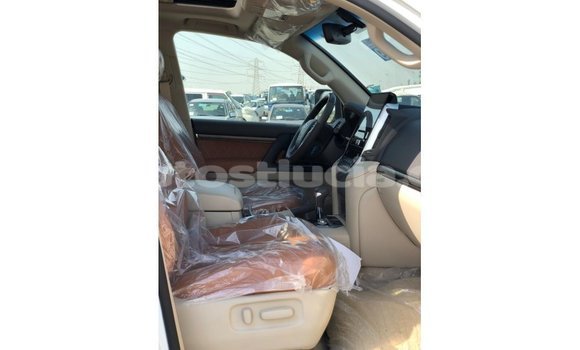 Buy Import Toyota Land Cruiser White Car in Import - Dubai in Anse-la-Raye Buy Import Toyota Land Cruiser White Car in Import - Dubai in Anse-la-Raye
