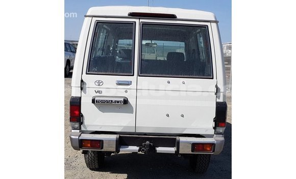 Buy Import Toyota Land Cruiser White Car in Import - Dubai in Anse-la-Raye Buy Import Toyota Land Cruiser White Car in Import - Dubai in Anse-la-Raye