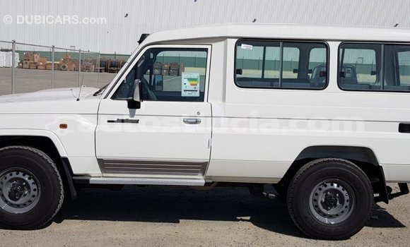 Buy Import Toyota Land Cruiser White Car in Import - Dubai in Anse-la-Raye Buy Import Toyota Land Cruiser White Car in Import - Dubai in Anse-la-Raye
