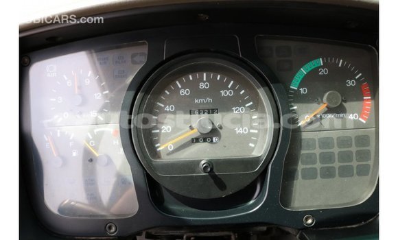 Buy Import Nissan Evalia White Truck in Import - Dubai in Anse-la-Raye