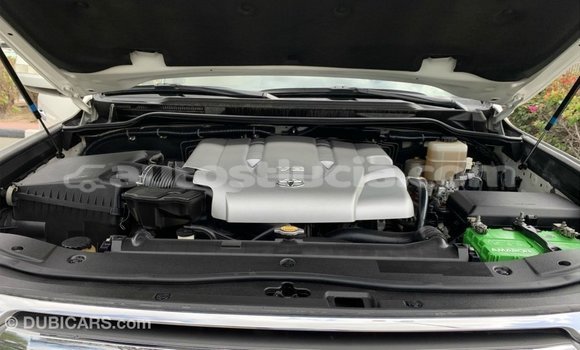 Buy Import Toyota Land Cruiser White Car in Import - Dubai in Anse-la-Raye Buy Import Toyota Land Cruiser White Car in Import - Dubai in Anse-la-Raye