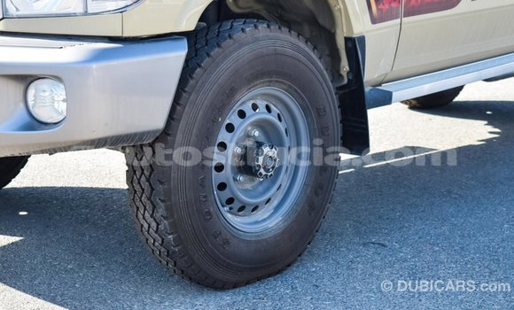 Acheter Import Voiture Toyota Land Cruiser Beige à Import - Dubai, Anse-la-Raye Acheter Import Voiture Toyota Land Cruiser Beige à Import - Dubai, Anse-la-Raye