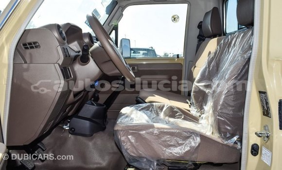 Acheter Import Voiture Toyota Land Cruiser Beige à Import - Dubai, Anse-la-Raye Acheter Import Voiture Toyota Land Cruiser Beige à Import - Dubai, Anse-la-Raye