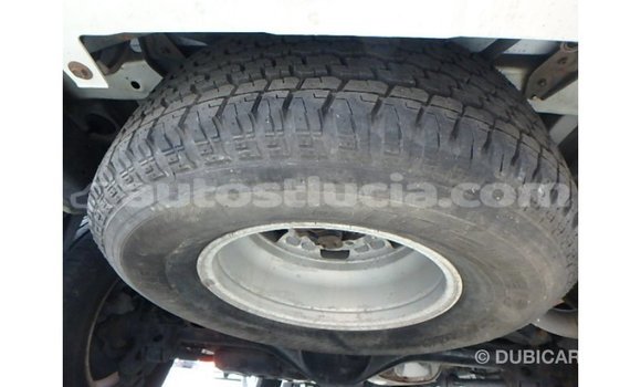 Buy Import Toyota Hilux White Car in Import - Dubai in Anse-la-Raye Buy Import Toyota Hilux White Car in Import - Dubai in Anse-la-Raye