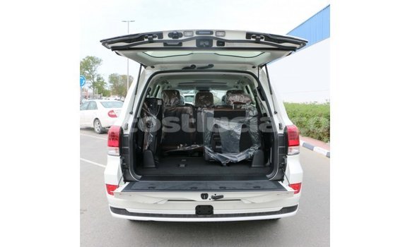 Buy Import Toyota Land Cruiser White Car in Import - Dubai in Anse-la-Raye Buy Import Toyota Land Cruiser White Car in Import - Dubai in Anse-la-Raye