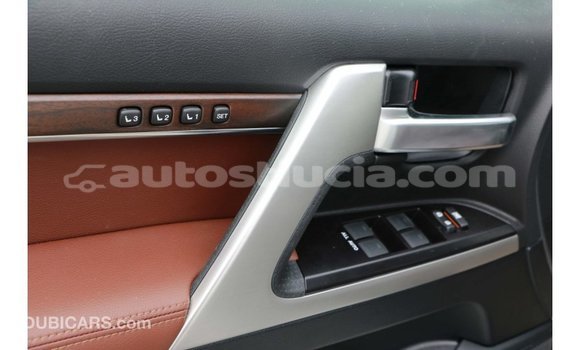 Buy Import Toyota Land Cruiser White Car in Import - Dubai in Anse-la-Raye Buy Import Toyota Land Cruiser White Car in Import - Dubai in Anse-la-Raye