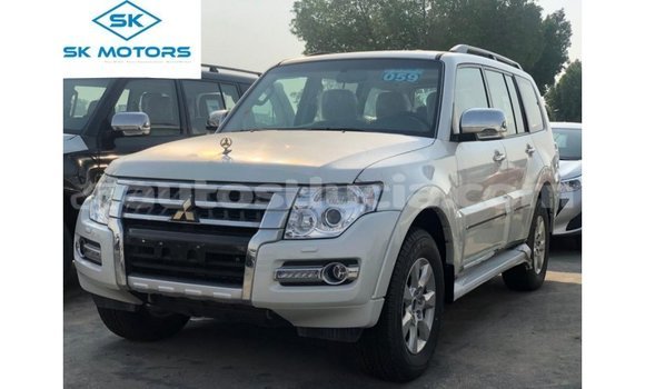 Buy Import Mitsubishi Pajero Black Car in Import - Dubai in Anse-la-Raye