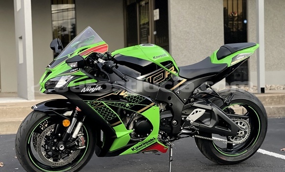 Buy Used Kawasaki Ninja ZX-10R Green Bike in Castries in Castries Buy Used Kawasaki Ninja ZX-10R Green Bike in Castries in Castries