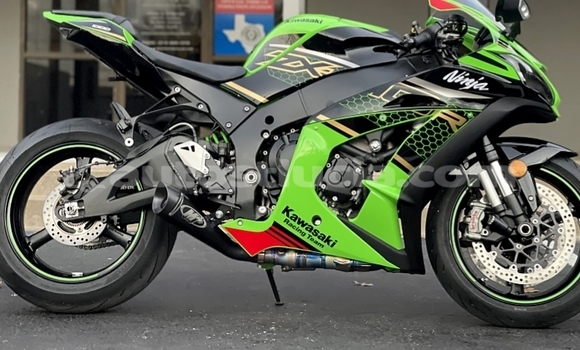 Buy Used Kawasaki Ninja ZX-10R Green Bike in Castries in Castries Buy Used Kawasaki Ninja ZX-10R Green Bike in Castries in Castries