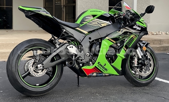 Buy Used Kawasaki Ninja ZX-10R Green Bike in Castries in Castries Buy Used Kawasaki Ninja ZX-10R Green Bike in Castries in Castries