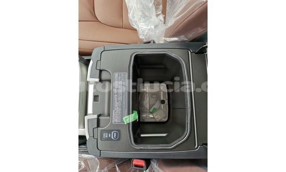 Buy Import Toyota Land Cruiser White Car in Import - Dubai in Anse-la-Raye Buy Import Toyota Land Cruiser White Car in Import - Dubai in Anse-la-Raye