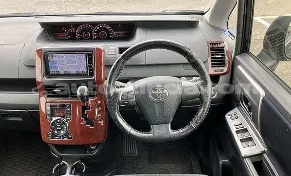 Acheter Occasion Voiture Toyota Voxy Autre à Castries, Castries Acheter Occasion Voiture Toyota Voxy Autre à Castries, Castries