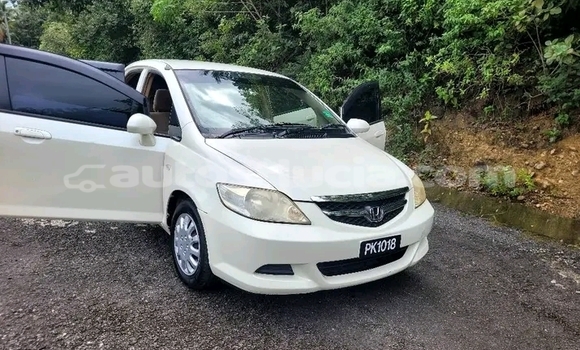 Buy Used Honda Avancier White Car in Micoud in Micoud