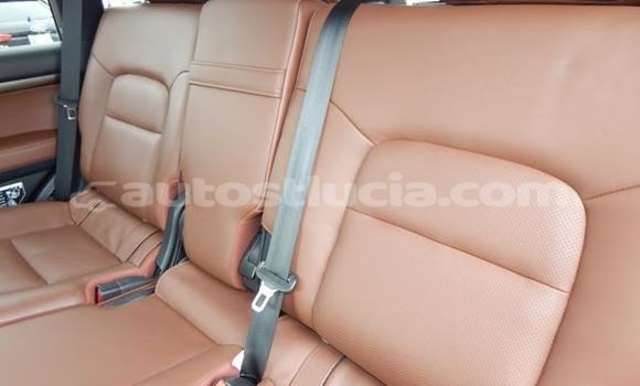 Buy Used Toyota Land Cruiser White Car in Anse-la-Raye in Anse-la-Raye Buy Used Toyota Land Cruiser White Car in Anse-la-Raye in Anse-la-Raye