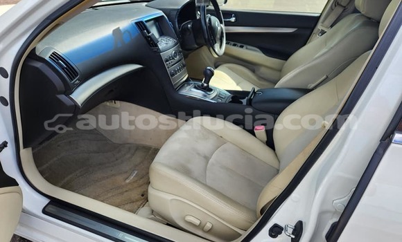 Acheter Occasion Voiture Nissan Skyline Blanc à Choc, Castries Acheter Occasion Voiture Nissan Skyline Blanc à Choc, Castries