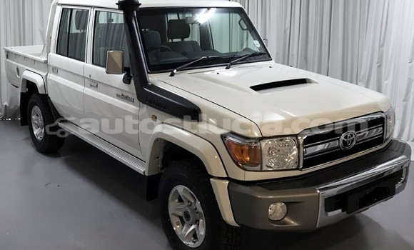 Buy Used Toyota Land Cruiser White Car in Canaries in Canaries
