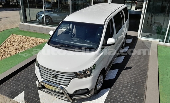 Buy Used Hyundai H200 White Car in Castries in Castries Buy Used Hyundai H200 White Car in Castries in Castries
