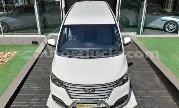Buy Used Hyundai H200 White Car in Castries in Castries Buy Used Hyundai H200 White Car in Castries in Castries
