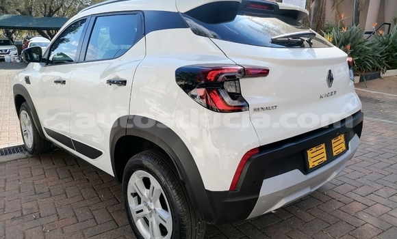 Buy Used Renault KWID White Car in Castries in Castries Buy Used Renault KWID White Car in Castries in Castries