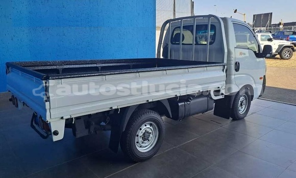 Buy Used Kia K7 White Car in Castries in Castries Buy Used Kia K7 White Car in Castries in Castries