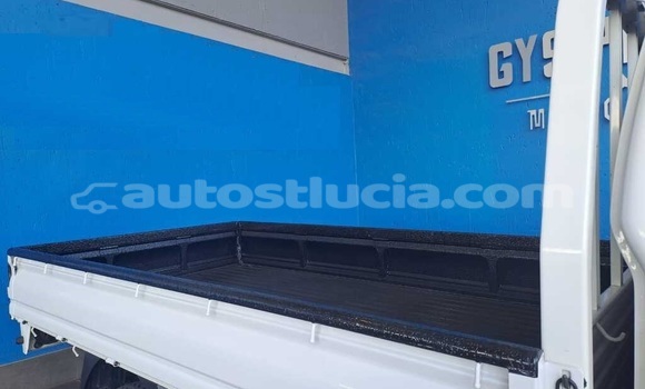 Buy Used Kia K7 White Car in Castries in Castries Buy Used Kia K7 White Car in Castries in Castries