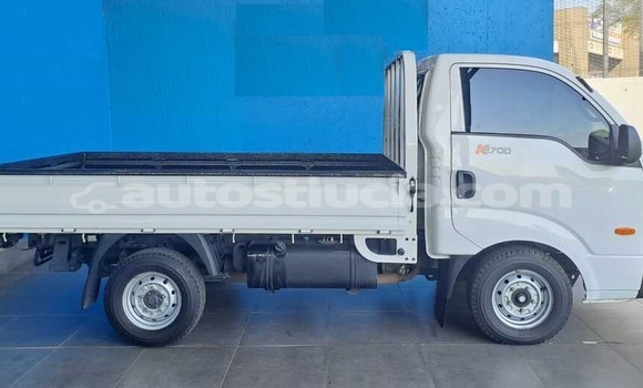 Buy Used Kia K7 White Car in Castries in Castries Buy Used Kia K7 White Car in Castries in Castries