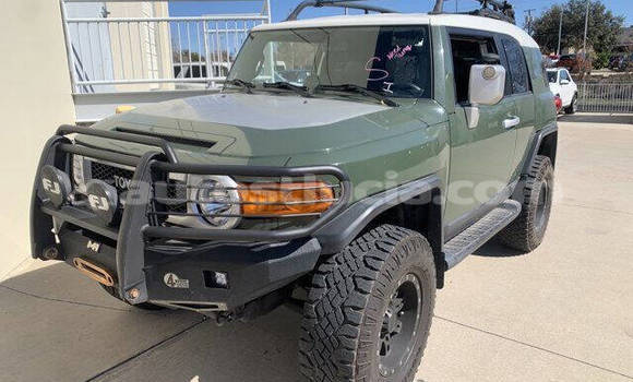 Buy Used Toyota FJ Cruiser Green Car in Castries in Castries Buy Used Toyota FJ Cruiser Green Car in Castries in Castries