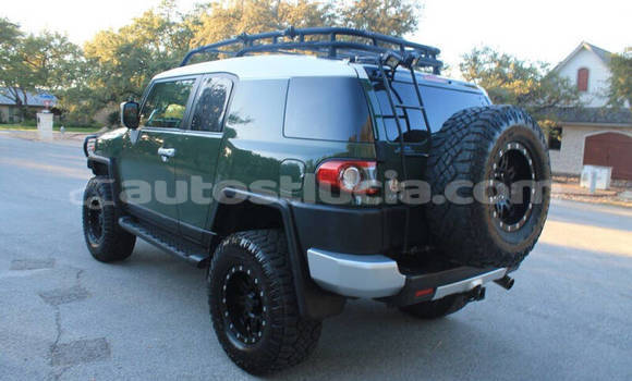 Buy Used Toyota FJ Cruiser Green Car in Castries in Castries Buy Used Toyota FJ Cruiser Green Car in Castries in Castries