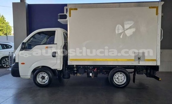 Acheter Occasion Voiture Kia K7 Blanc à Castries, Castries Acheter Occasion Voiture Kia K7 Blanc à Castries, Castries