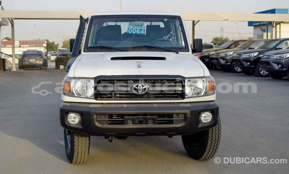 Buy Import Toyota Pickup White Car in Import - Dubai in Anse-la-Raye Buy Import Toyota Pickup White Car in Import - Dubai in Anse-la-Raye