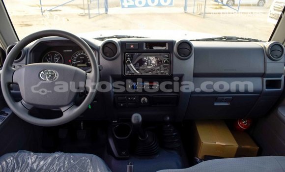 Buy Import Toyota Pickup White Car in Import - Dubai in Anse-la-Raye Buy Import Toyota Pickup White Car in Import - Dubai in Anse-la-Raye