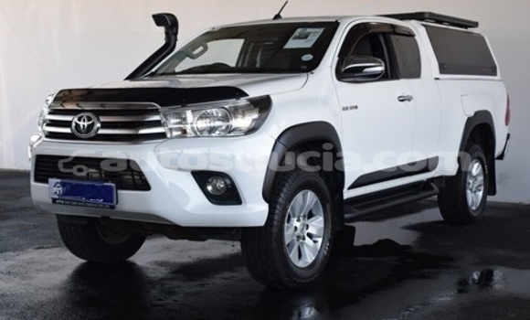 Buy Used Toyota Hilux White Car in Castries in Castries Buy Used Toyota Hilux White Car in Castries in Castries