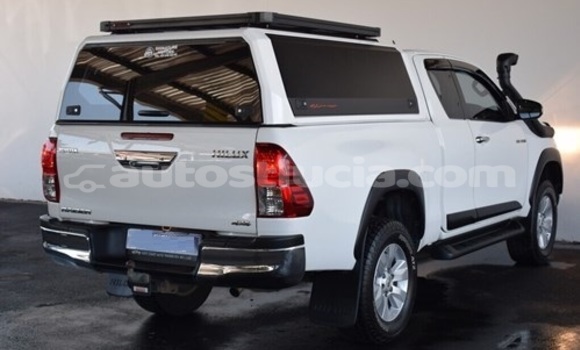 Buy Used Toyota Hilux White Car in Castries in Castries Buy Used Toyota Hilux White Car in Castries in Castries