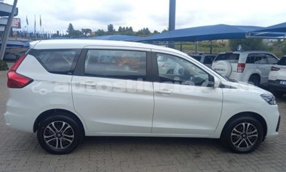 Buy Used Suzuki Ertiga White Car in Castries in Castries Buy Used Suzuki Ertiga White Car in Castries in Castries