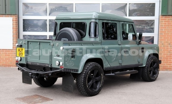 Acheter Occasion Voiture Land Rover Defender Vert à Castries, Castries Acheter Occasion Voiture Land Rover Defender Vert à Castries, Castries