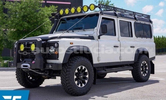 Buy Used Land Rover Defender White Car in Castries in Castries Buy Used Land Rover Defender White Car in Castries in Castries