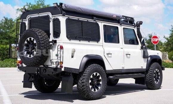 Buy Used Land Rover Defender White Car in Castries in Castries Buy Used Land Rover Defender White Car in Castries in Castries