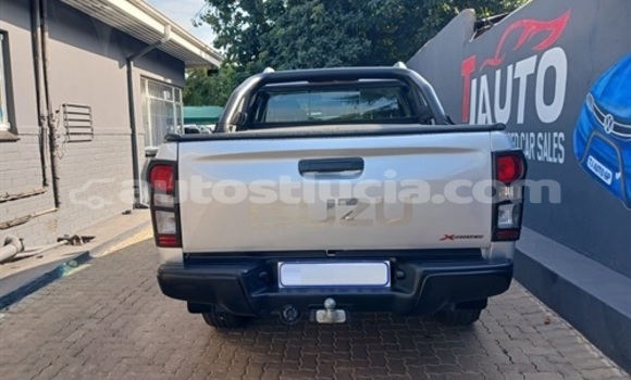 Acheter Occasion Voiture Isuzu D–MAX Gris à Castries, Castries Acheter Occasion Voiture Isuzu D–MAX Gris à Castries, Castries