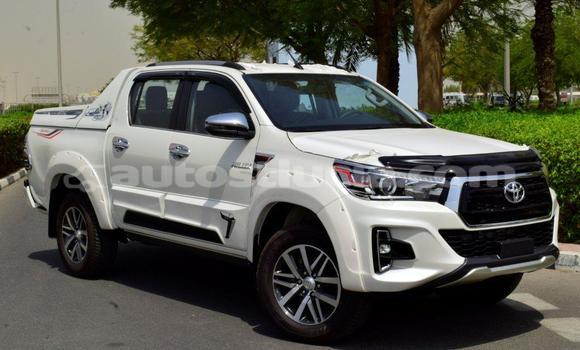 Buy Used Toyota Hilux White Car in Castries in Castries Buy Used Toyota Hilux White Car in Castries in Castries