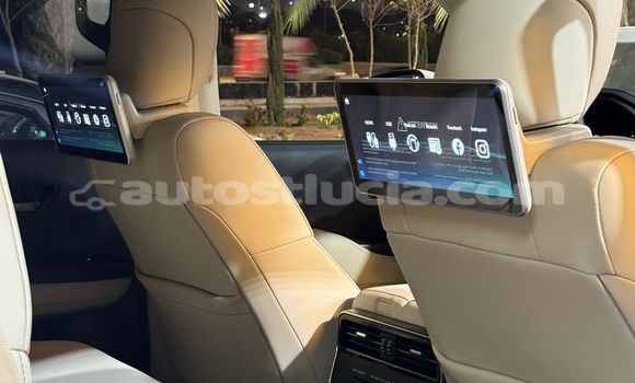 Buy Used Toyota Land Cruiser White Car in Choiseul in Choiseul Buy Used Toyota Land Cruiser White Car in Choiseul in Choiseul