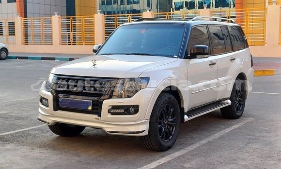 Buy Used Mitsubishi Pajero White Car in Castries in Castries Buy Used Mitsubishi Pajero White Car in Castries in Castries