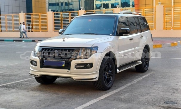 Buy Used Mitsubishi Pajero White Car in Castries in Castries Buy Used Mitsubishi Pajero White Car in Castries in Castries