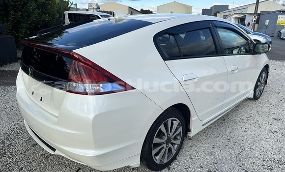 Buy Used Honda Insight White Car in Castries in Castries Buy Used Honda Insight White Car in Castries in Castries