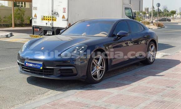 Acheter Occasion Voiture Porsche Panamera Bleu à Castries, Castries