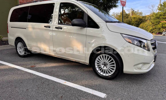 Buy Used Mercedes-Benz Vito White Car in Castries in Castries