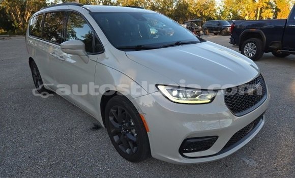 Buy Used Chrysler Pacifica White Car in Castries in Castries Buy Used Chrysler Pacifica White Car in Castries in Castries