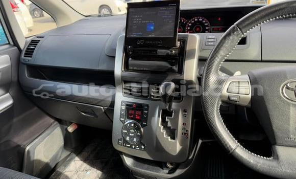 Buy Used Toyota Voxy White Car in Import - Dubai in Anse-la-Raye Buy Used Toyota Voxy White Car in Import - Dubai in Anse-la-Raye