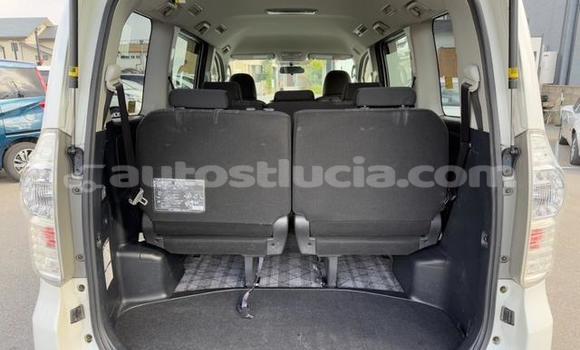 Buy Used Toyota Voxy White Car in Import - Dubai in Anse-la-Raye Buy Used Toyota Voxy White Car in Import - Dubai in Anse-la-Raye